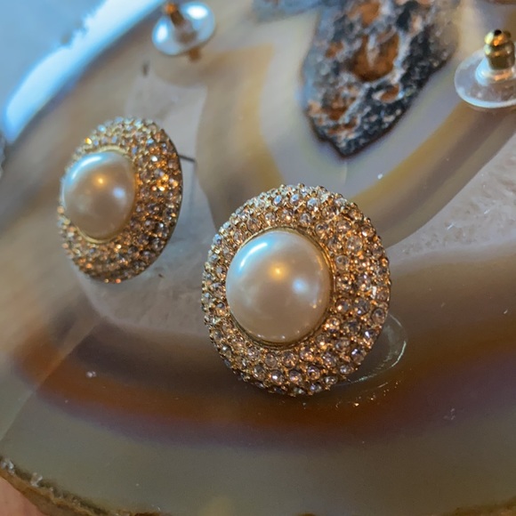 Do not share its relisting Pearl & rhinestone Gold statement earrings GUC 1” - Picture 11 of 15